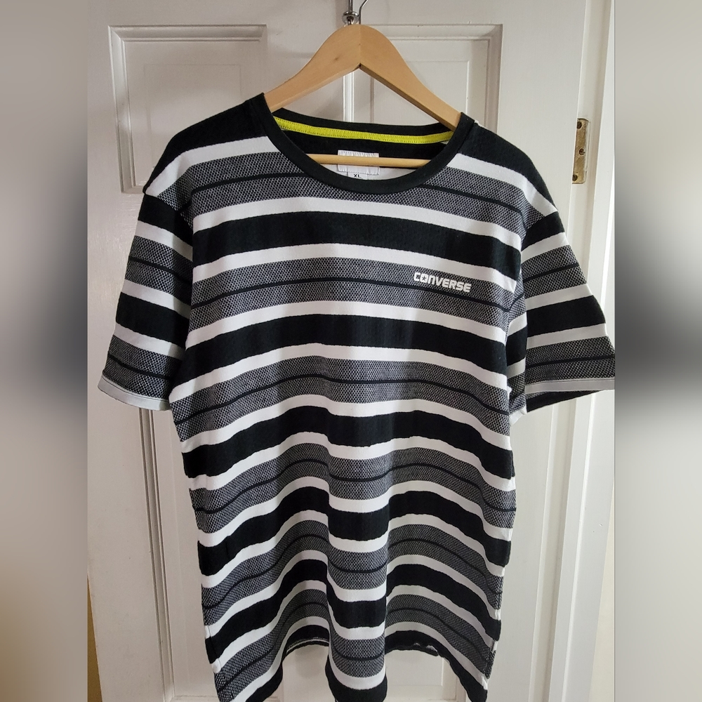 Mens XL Converse shirt